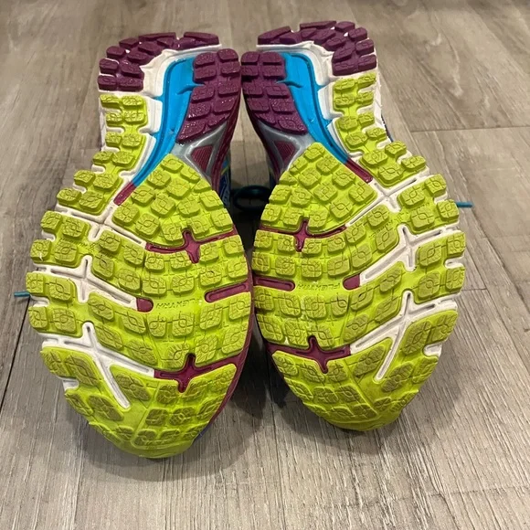 Brooks Blue and Pink Adrenaline GTS Athletic Running Shoes 9 - Picture 10 of 16